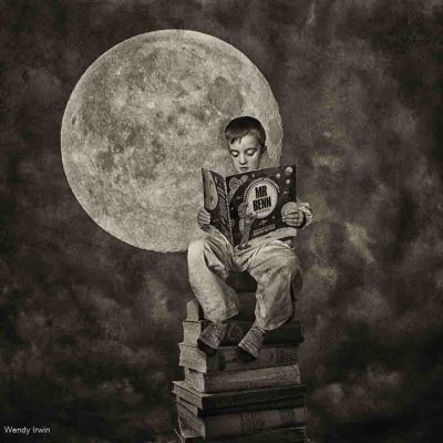 Reading By Moonlight , Wendy Irwin