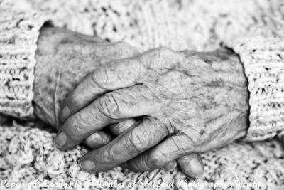 16-Nans-hands