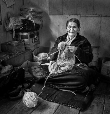 19 Tibetan-Knitter